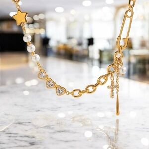 NEW NEW Gold, Pearl Necklace
Stainless Steel